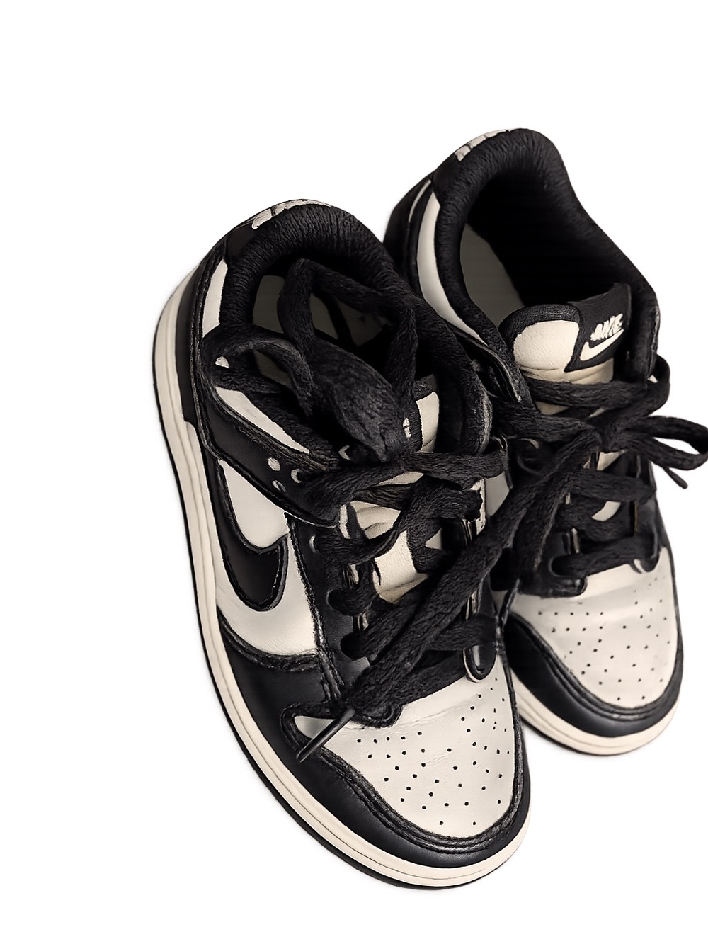 Nike Black and White Skate-Inspired Low Tops